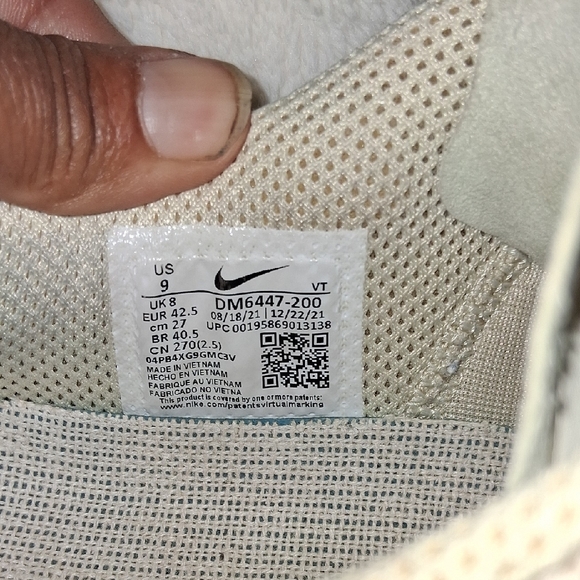 Nike Stussy Cream Mesh Running Shoes - Picture 9 of 9